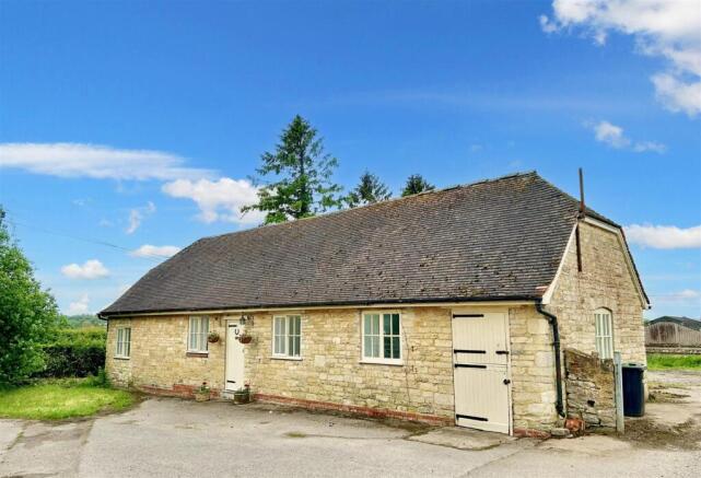 Three bedroom detached cottage