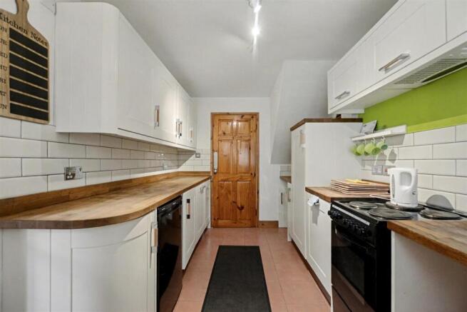 Kitchen_1.jpeg