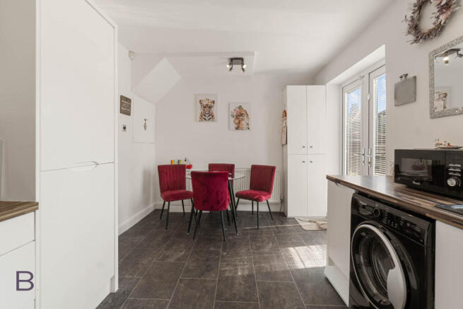 3 bed Semi-Detached for sale Image 7