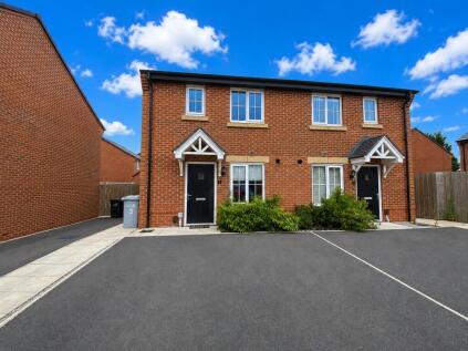 Maul Field Close, Crewe