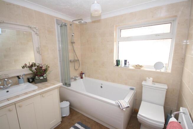 Bathroom.JPG