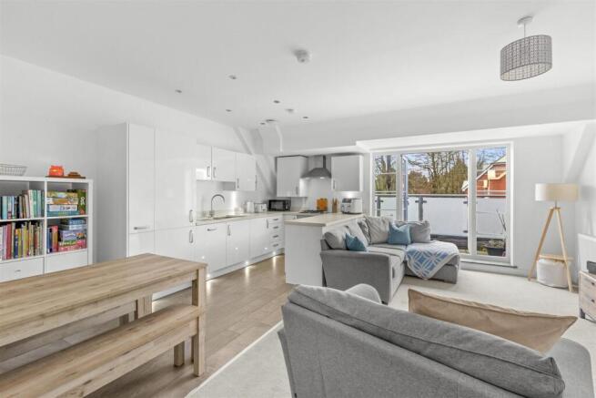 4 Deyoung Way, HP11 1AX-7.jpg