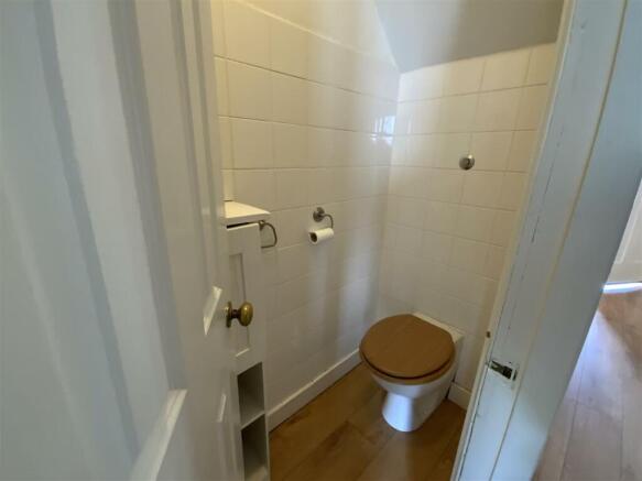 Cloakroom (Ground Floor)