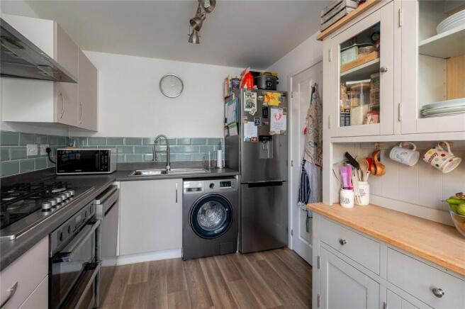4 bed Semi-Detached for sale Image 6
