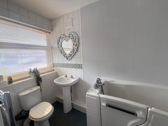 1 bed Terraced Bungalow to rent Image 12