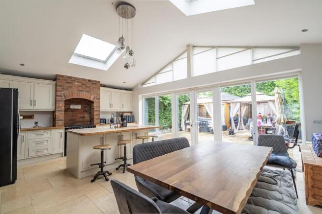 KITCHEN/DINER
