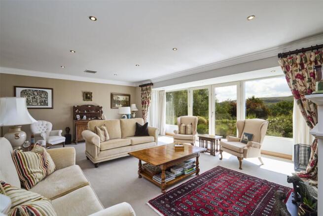 5 bed Detached for sale Image 10