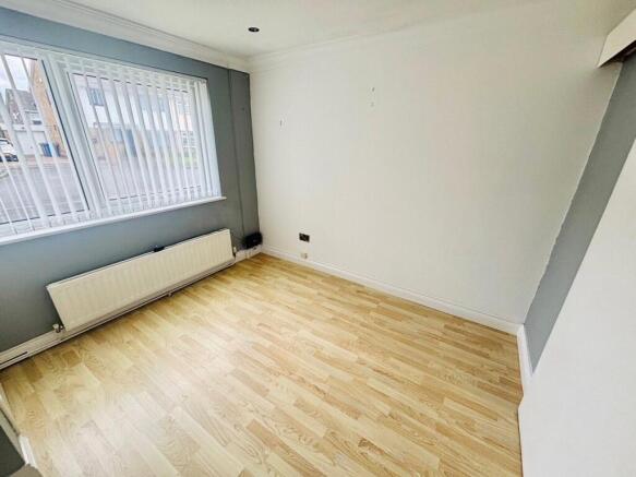 3 bed Semi-Detached to rent Image 7