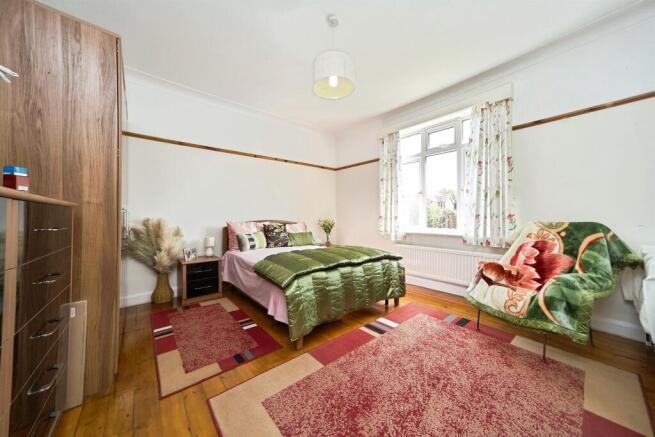 4 bed Detached Bungalow for sale Image 5
