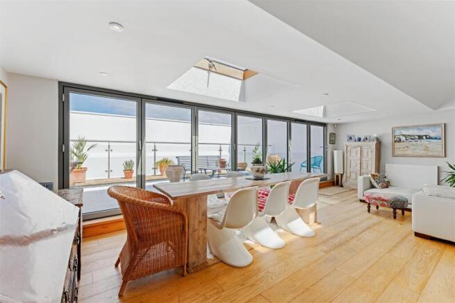 90035_1 The Bunker The Parade Caversfield (16).jpg