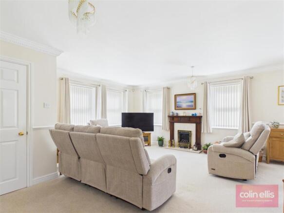 3 bed Detached Bungalow for sale Image 7