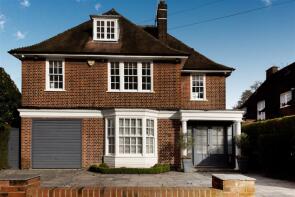 20, Holne Chase, East Finchley, London N2 0QN