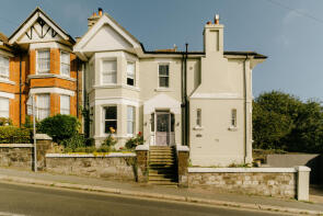 2, Wellington Road, Hastings TN34 3RN