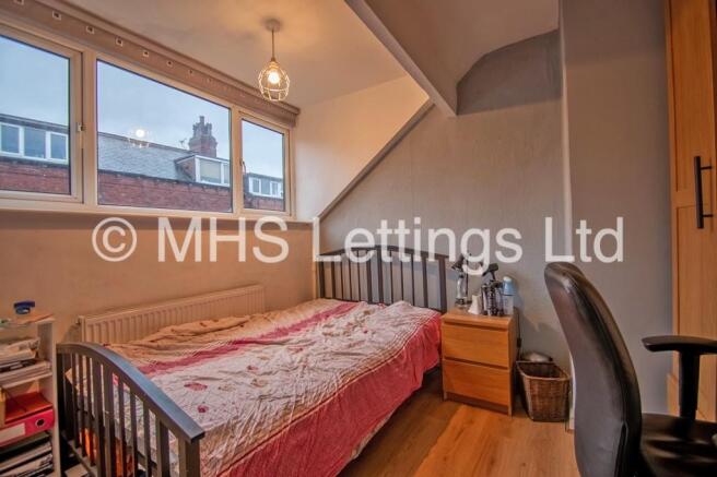 4 bed Terraced to rent Image 12