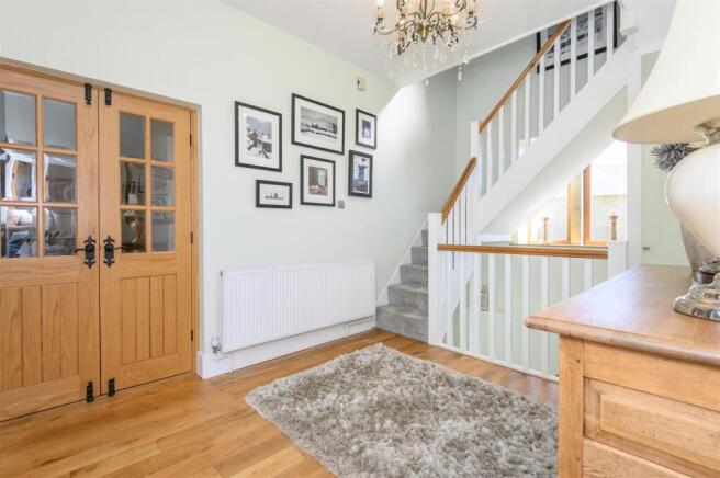 4 bed House for sale Image 6