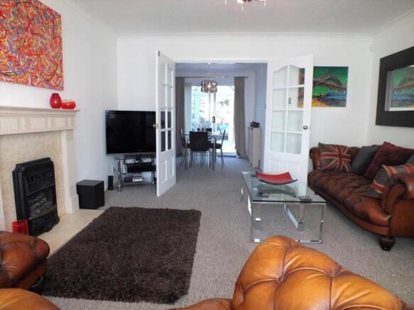 LOUNGE 2