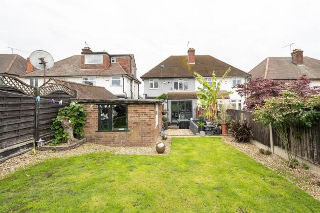 Priory Avenue, E4