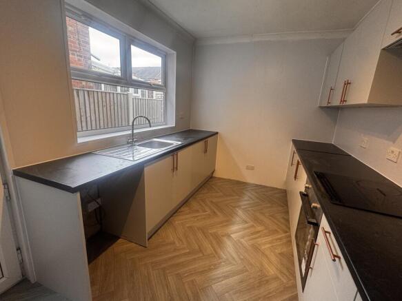 3 bed House to rent Image 7
