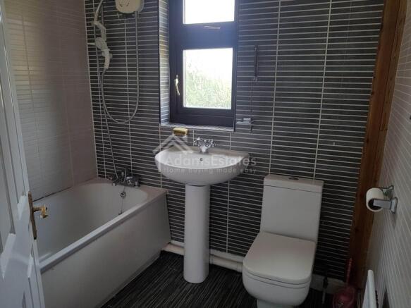 3 bed Terraced to rent Image 8