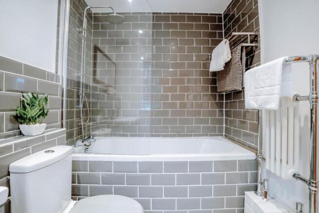 3 bed House to rent Image 11
