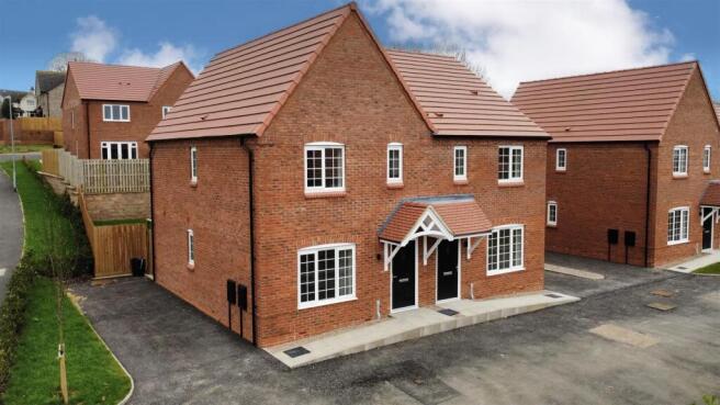 3-bed house on Oakley Road, Shepshed, Loughborough, £250,000