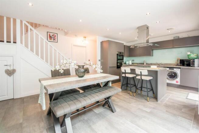 Kitchen/Dining Room