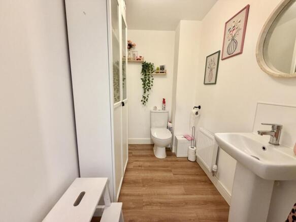 3 bed Semi-Detached for sale Image 7