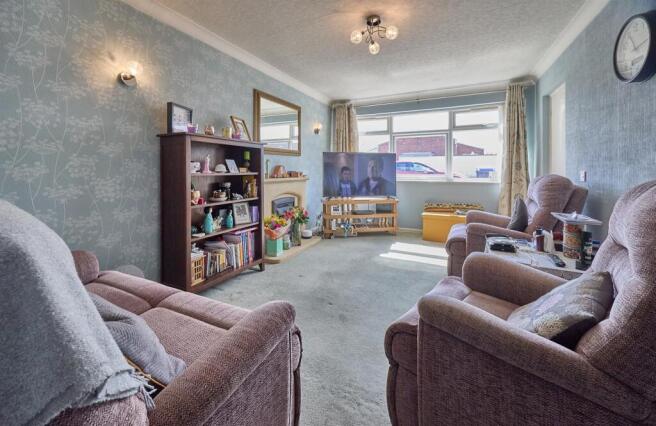 Lounge to Front