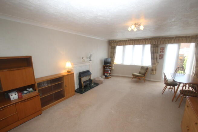 17 The Leas Loung...