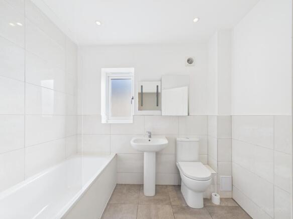 CAM02136G0-PR0548-STILL003