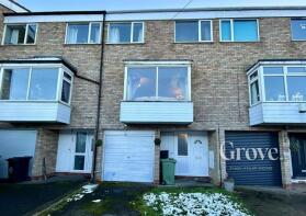 31, Whitestone Road, Halesowen B63 3PU