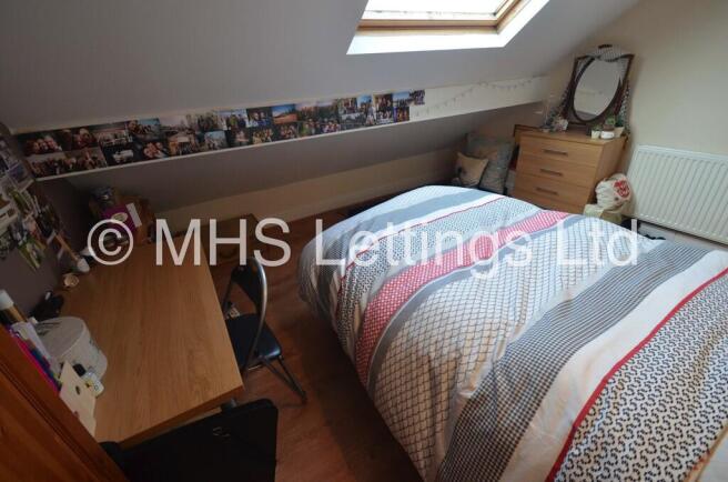 4 bed Terraced to rent Image 11