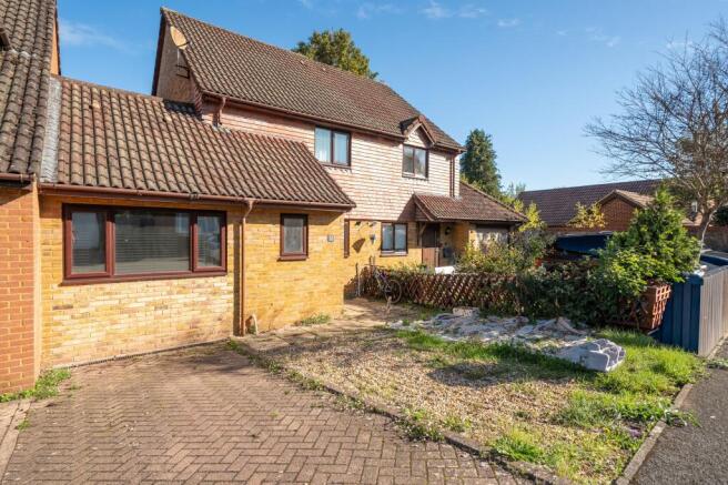 3-bed semi-detached on Brackenbury, Andover, SP10, £335,000