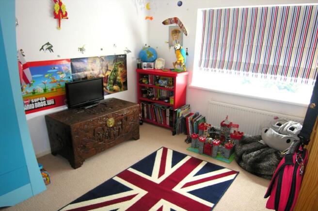BEDROOM 2