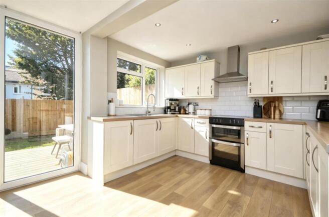 Kitchen / Breakfast Room
