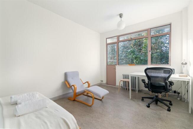 Isokon Lawn Road NW3 2XD-4.jpg