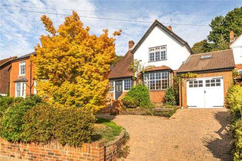 Leigh Road, Cobham, Surrey, KT11