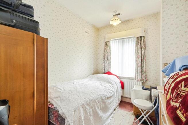 5 bed Semi-Detached for sale Image 9