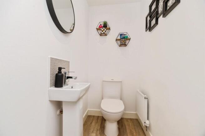 3 bed Semi-Detached for sale Image 6