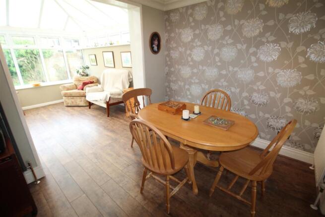 KITCHEN DINING AREA
