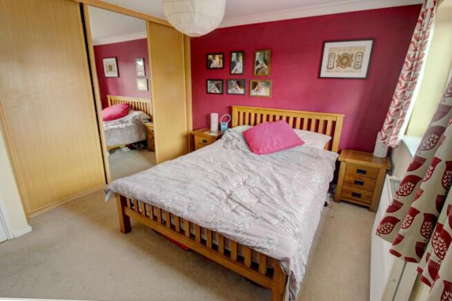 Yopa - Paddock Drive, Chelmsford, CM1 (8)