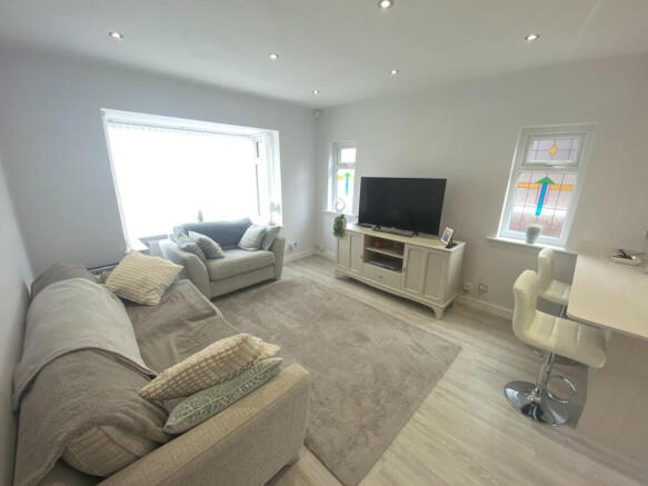 2 bed Semi-Detached Bungalow for sale Image 6