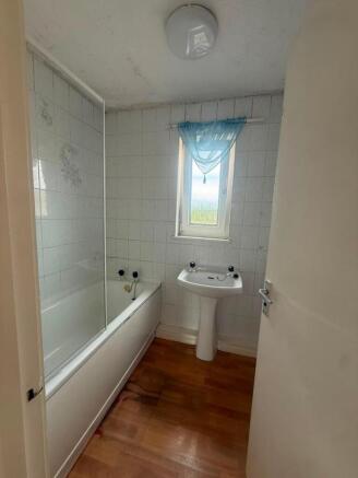 3 bed Terraced to rent Image 10