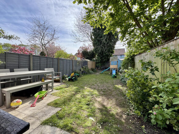 3 bed Terraced for sale Image 11