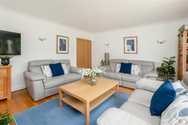 2 Shakesfield Close 2414-7.jpg