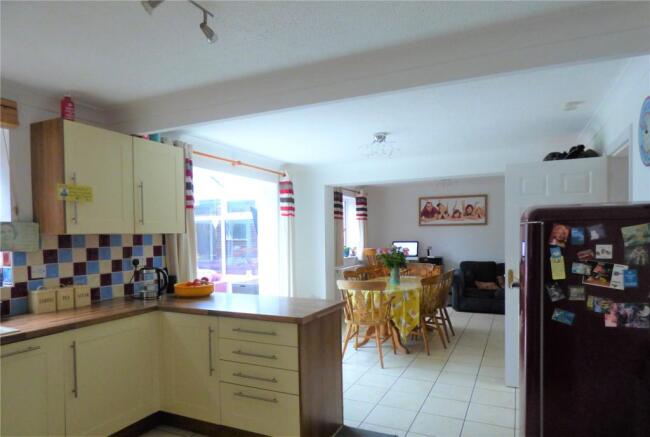 Kitchen/Dining Area