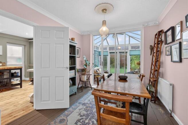 4 bed Detached for sale Image 8