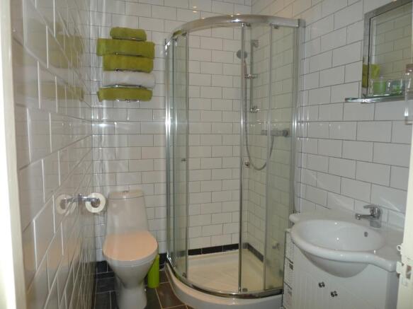 SHOWER ROOM