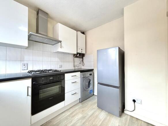 Tamarisk Court, Walnut Tree, Milton Keynes, MK7 photo 4