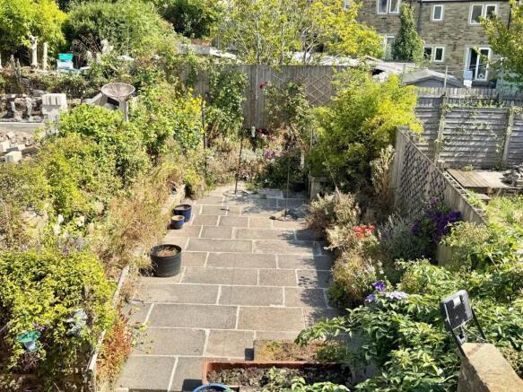 3 bed Terraced for sale Image 11